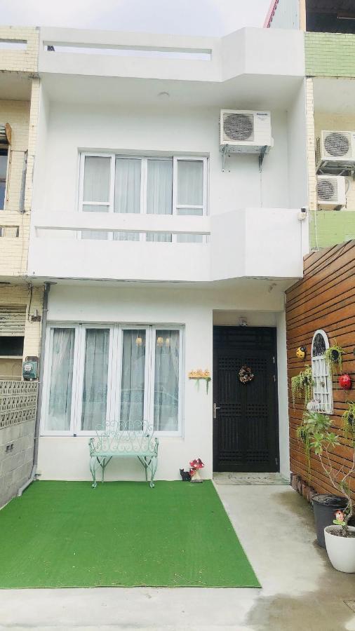 小院子4人至6人包棟民宿 T'ai-tung Exterior foto